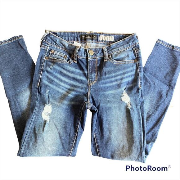 Aeropostale signed in NYC Jegging Size 2 short - Picture 1 of 7